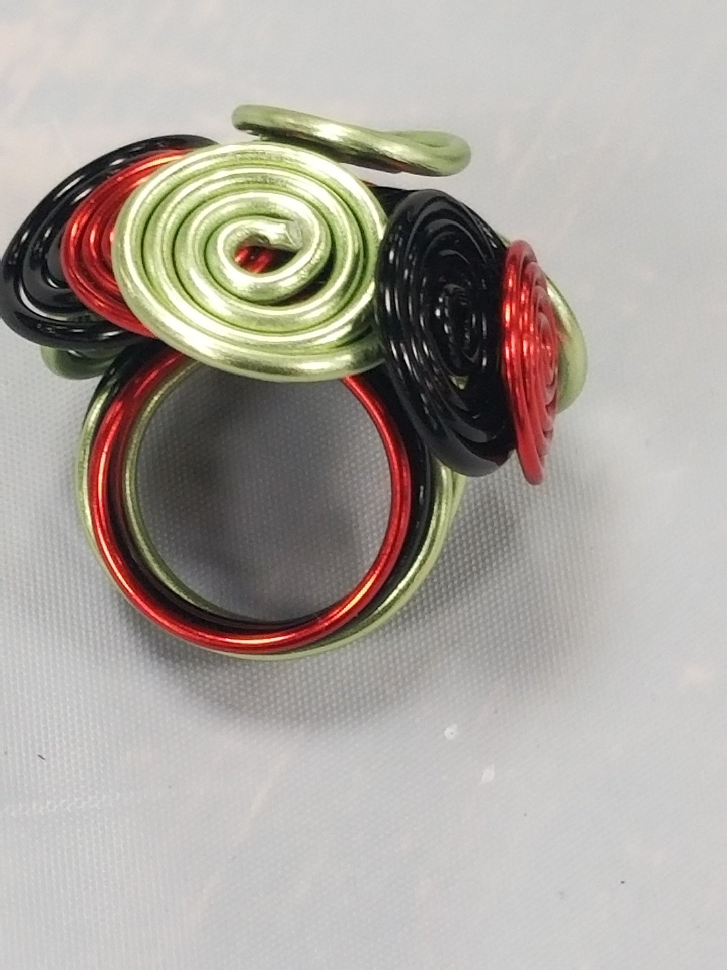 Red Black and Green Flower Swirl Ring